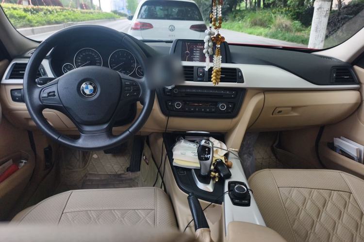 Used BMW 3 Series 2013 320i Sport Edition Center Console