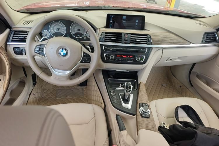 Used BMW 3 Series 2013 320Li Fashion Design Package Center Console