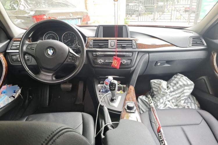 Used BMW 3 Series 2013 320Li Fashion Model Center Console