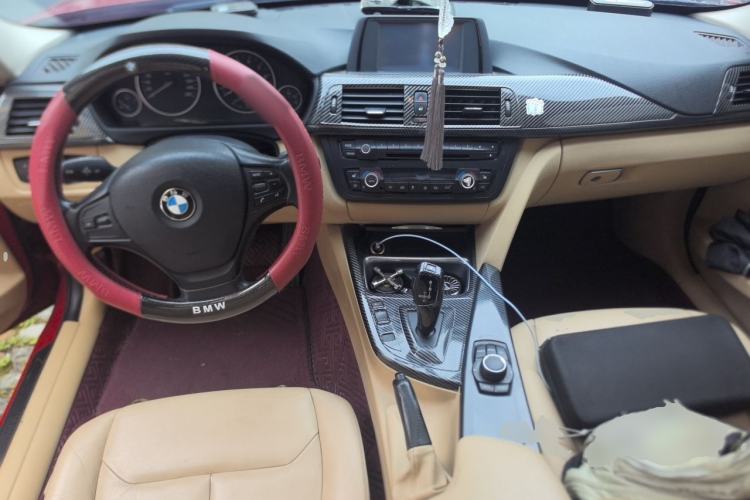 Used BMW 3 Series 2013 320i Sport Edition Center Console