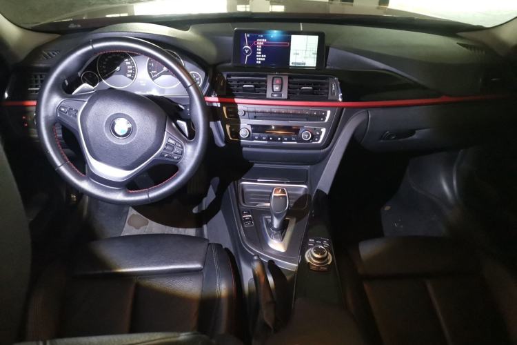 Used BMW 3 Series 2013 320i Sport Design Package Center Console