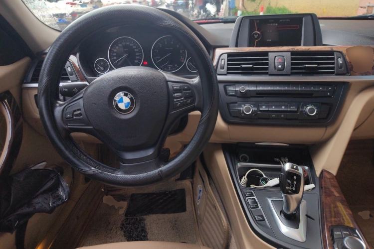 Used BMW 3 Series 2013 320Li Fashion Model Center Console