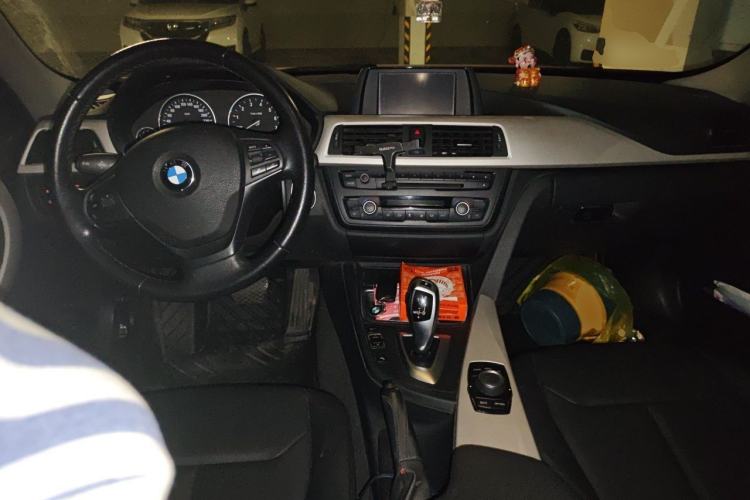 Used BMW 3 Series 2013 320Li Fashion Model Center Console