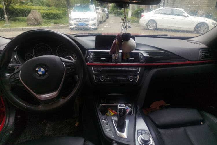 Used BMW 3 Series 2013 328i Sport Design Package Center Console