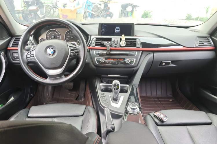 Used BMW 3 Series 2013 Facelifted 328i Sport Design Package Center Console