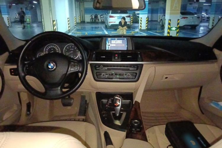 Used BMW 3 Series 2013 320Li Fashion Model Center Console