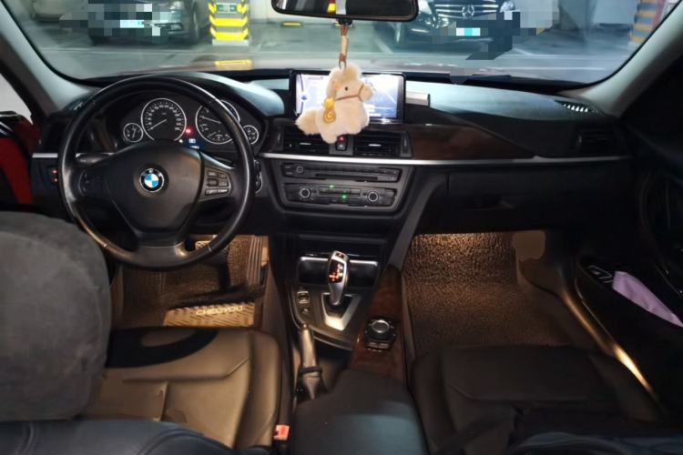 Used BMW 3 Series 2013 320Li Fashion Model Center Console