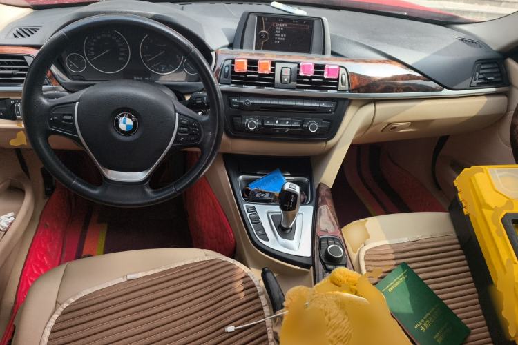 Used BMW 3 Series 2013 320Li Fashion Model Center Console