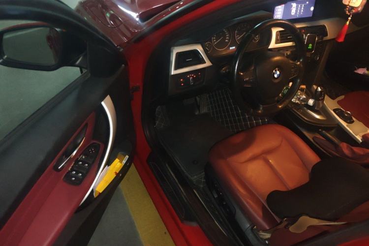 Used BMW 3 Series 2013 320i Sport Edition Driver Seat