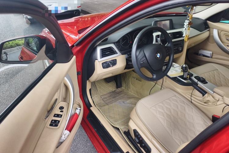 Used BMW 3 Series 2013 320i Sport Edition Driver Seat