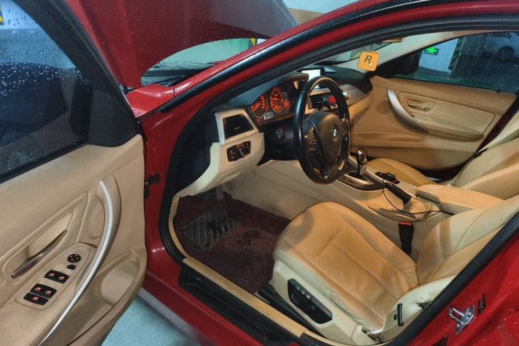 Used BMW 3 Series 2013 320i Sport Edition Driver Seat