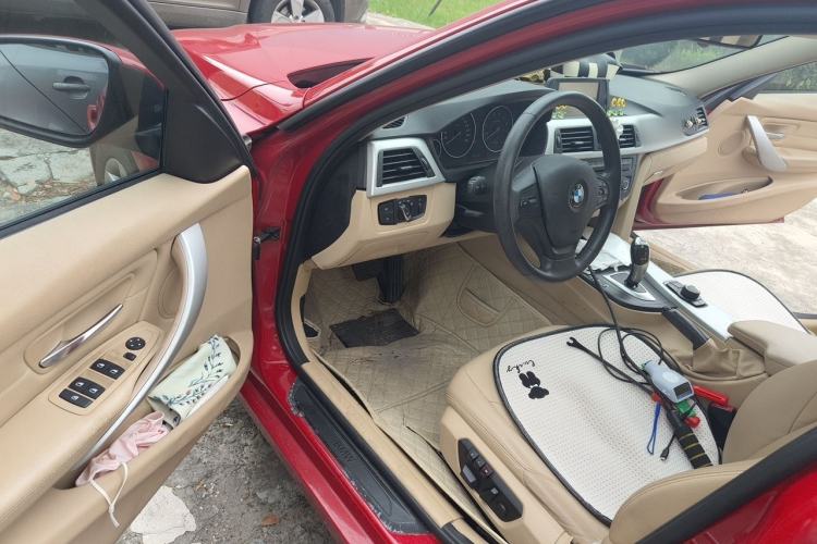 Used BMW 3 Series 2013 320i Sport Edition Driver Seat