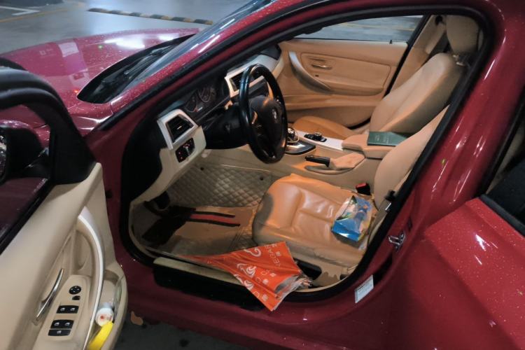 Used BMW 3 Series 2013 320i Sport Edition Driver Seat