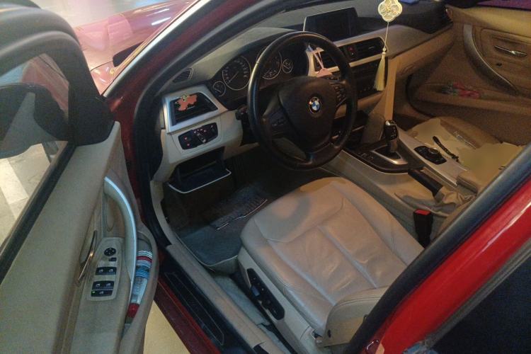 Used BMW 3 Series 2013 320i Sport Edition Driver Seat