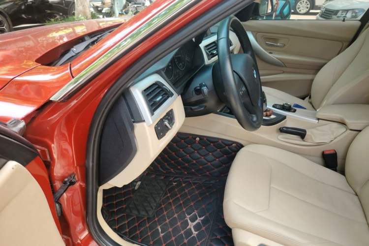 Used BMW 3 Series 2013 316i Active Edition Driver Seat