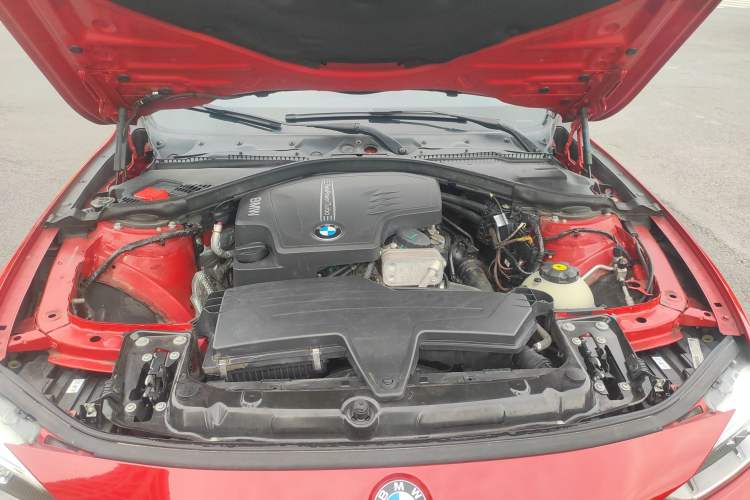 Used BMW 3 Series 2013 320i Sport Edition Engine Bay