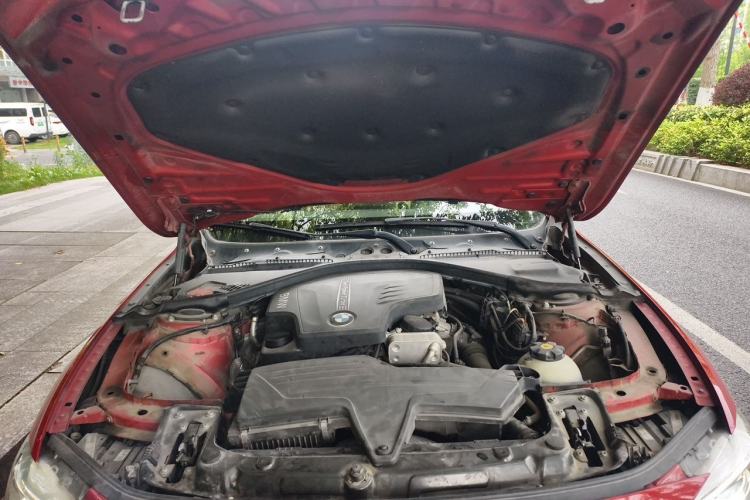 Used BMW 3 Series 2013 320i Sport Edition Engine Bay