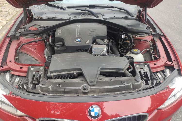Used BMW 3 Series 2013 320i Sport Design Package Engine Bay