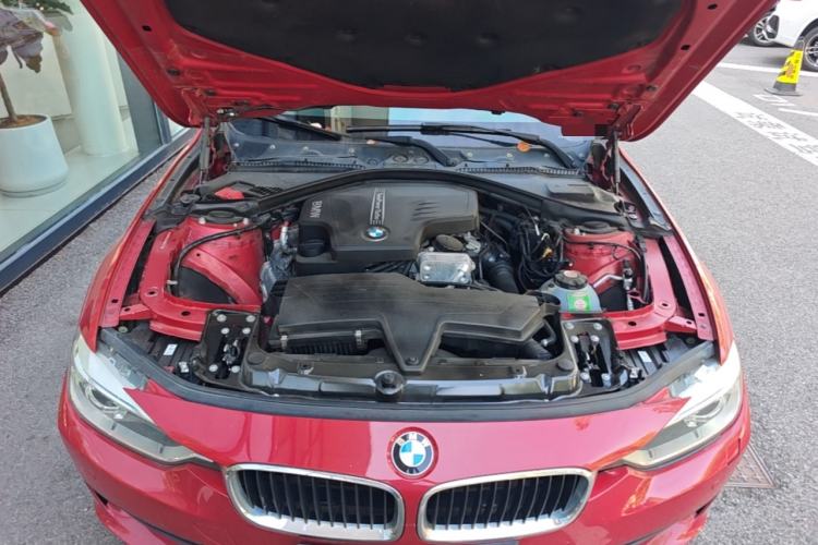 Used BMW 3 Series 2013 320i Active Edition Engine Bay