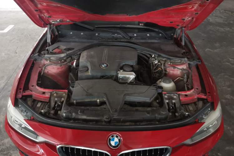 Used BMW 3 Series 2013 320i Sport Design Package Engine Bay