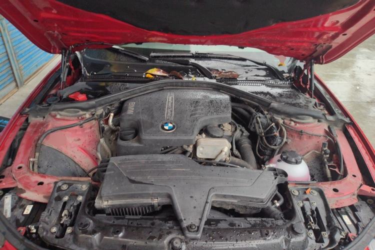 Used BMW 3 Series 2013 320Li Fashion Model Engine Bay