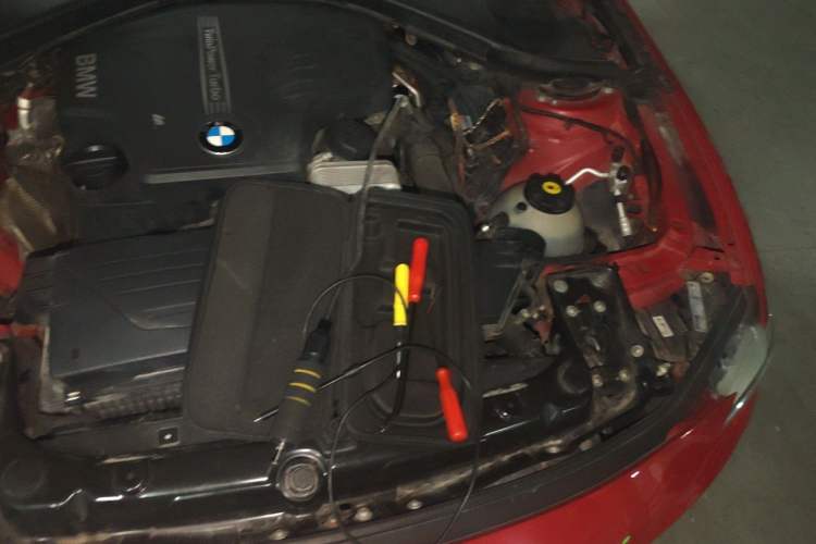 Used BMW 3 Series 2013 320i Sport Edition Engine Bay Left