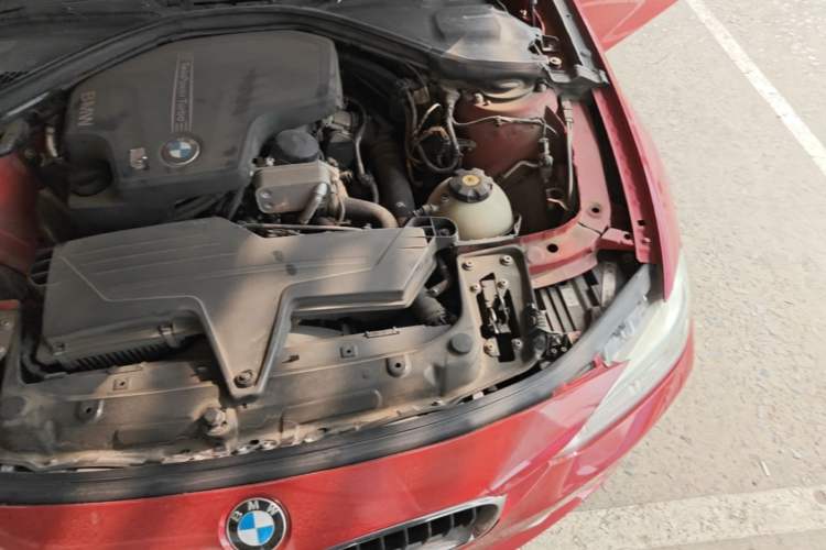 Used BMW 3 Series 2013 320i Sport Design Package Engine Bay Left