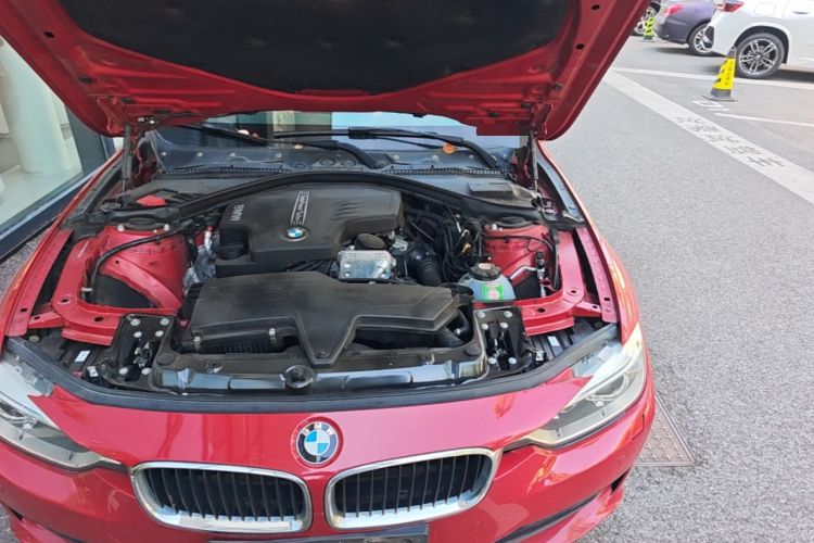 Used BMW 3 Series 2013 320i Active Edition Engine Bay Left