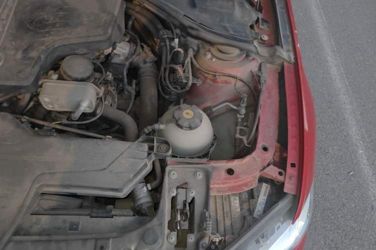 Used BMW 3 Series 2013 320i Sport Edition Engine Bay Left