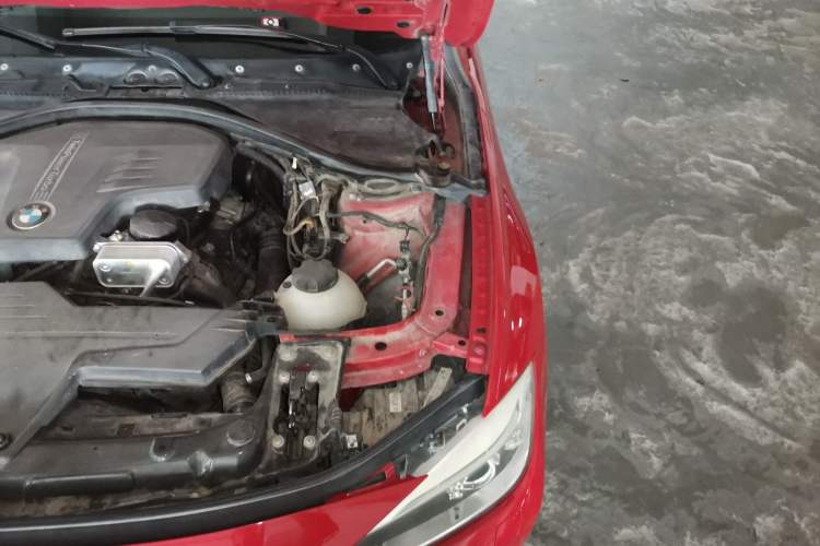 Used BMW 3 Series 2013 320i Sport Design Package Engine Bay Left