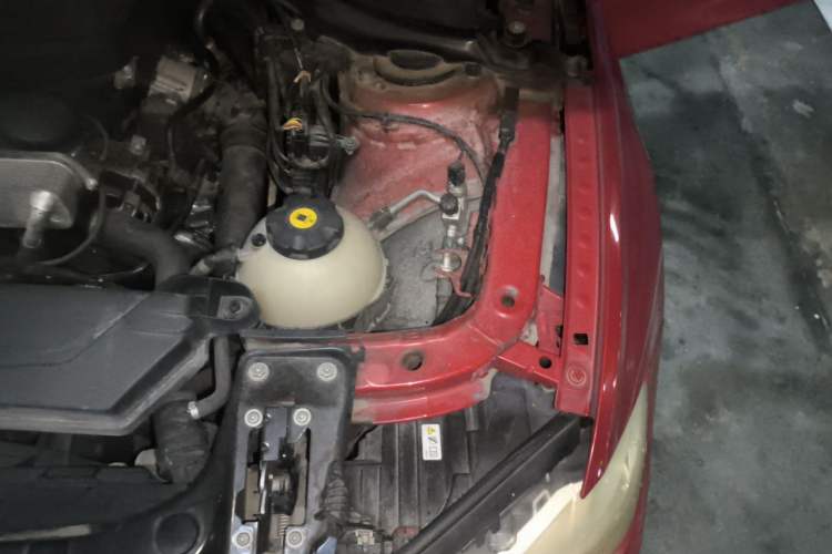 Used BMW 3 Series 2013 320i Sport Edition Engine Bay Left