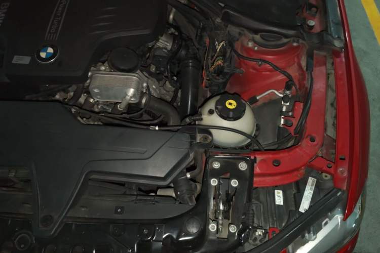 Used BMW 3 Series 2013 328i Sport Design Package Engine Bay Left