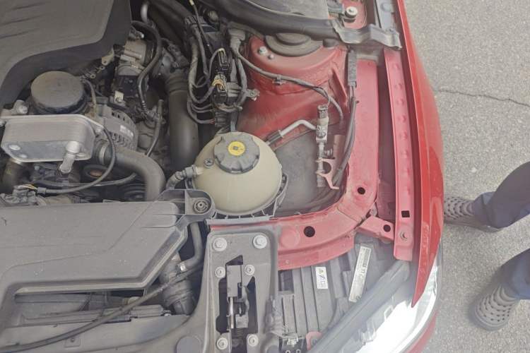 Used BMW 3 Series 2013 328i Sport Design Package Engine Bay Left