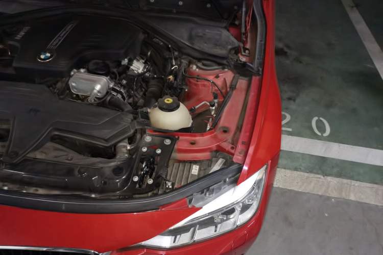 Used BMW 3 Series 2013 320Li Fashion Model Engine Bay Left