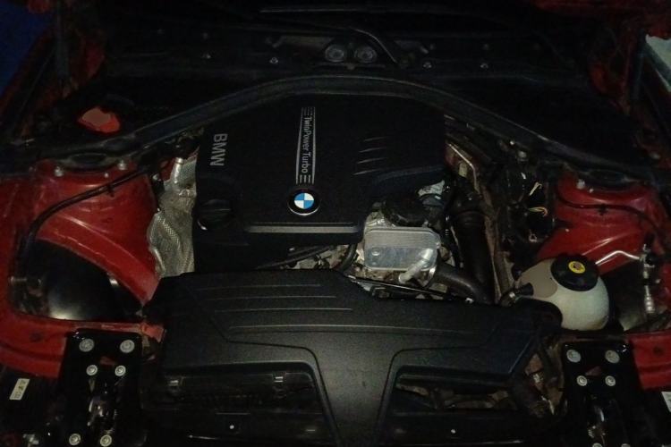 Used BMW 3 Series 2013 320Li Fashion Model Engine Bay