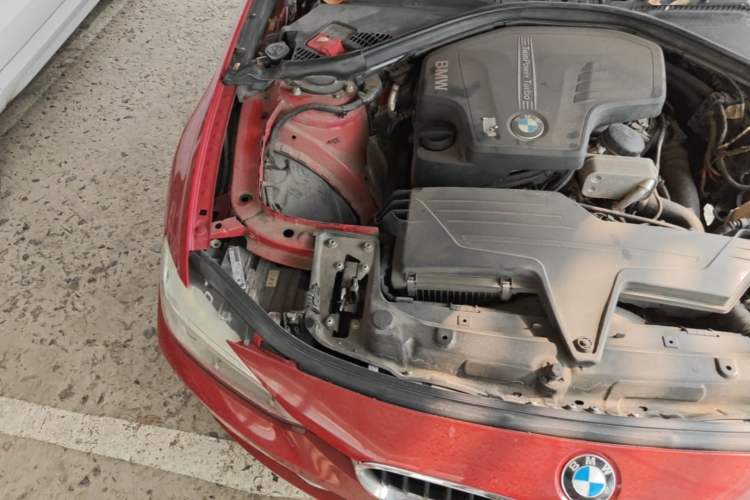 Used BMW 3 Series 2013 320i Sport Design Package Engine Bay Right