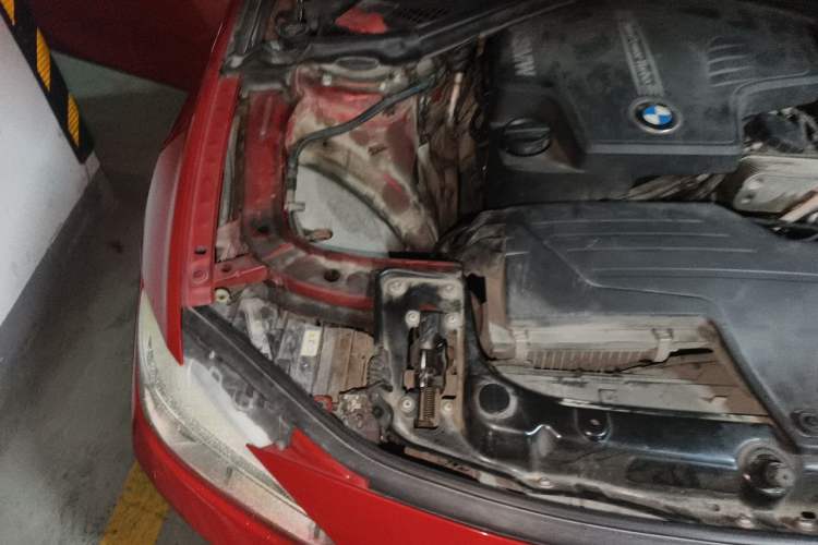 Used BMW 3 Series 2013 320i Sport Edition Engine Bay Right