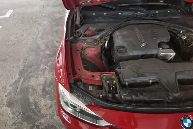 Used BMW 3 Series 2013 320i Sport Design Package Engine Bay Right