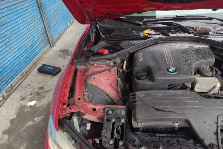 Used BMW 3 Series 2013 320Li Fashion Model Engine Bay Right