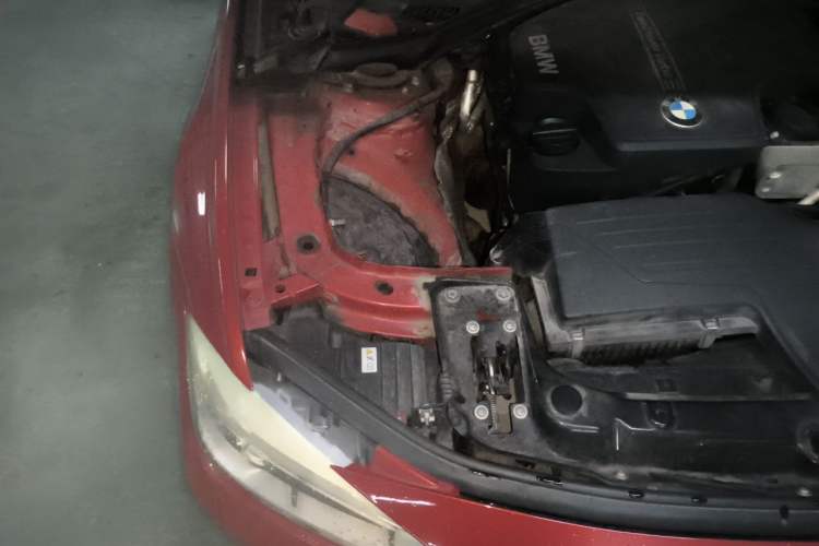 Used BMW 3 Series 2013 320i Sport Edition Engine Bay Right