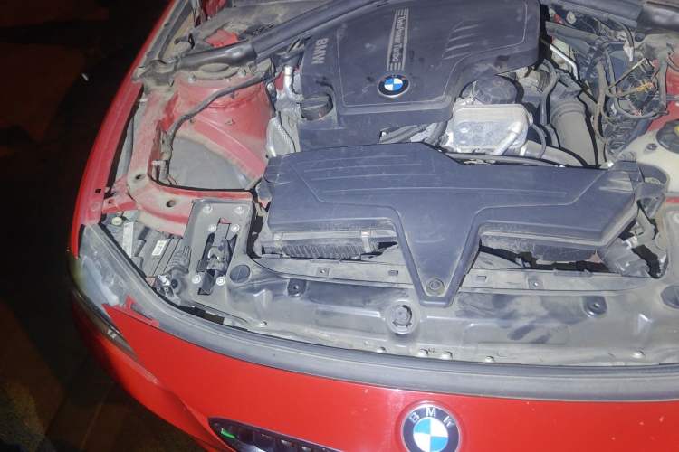 Used BMW 3 Series 2013 Facelifted 328i Sport Design Package Engine Bay Right