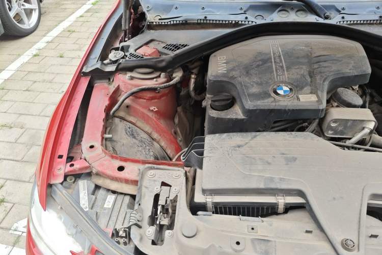 Used BMW 3 Series 2013 Facelifted 328i Sport Design Package Engine Bay Right