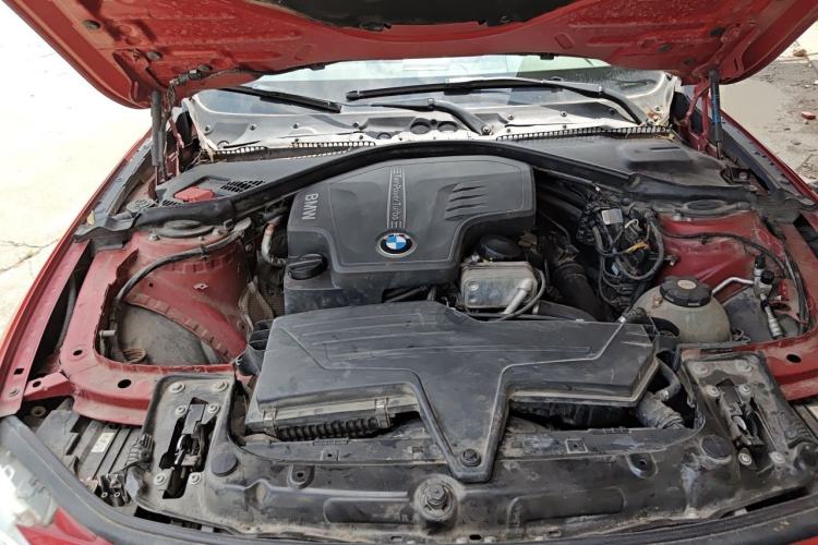 Used BMW 3 Series 2013 320Li Fashion Model Engine Bay