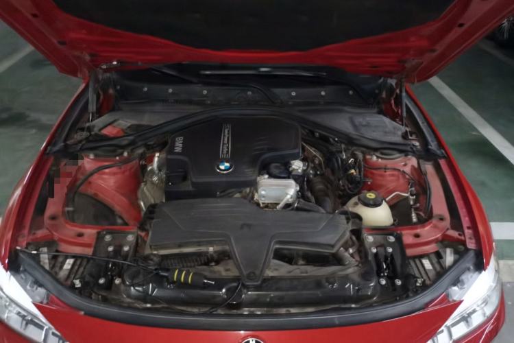 Used BMW 3 Series 2013 320Li Fashion Model Engine Bay