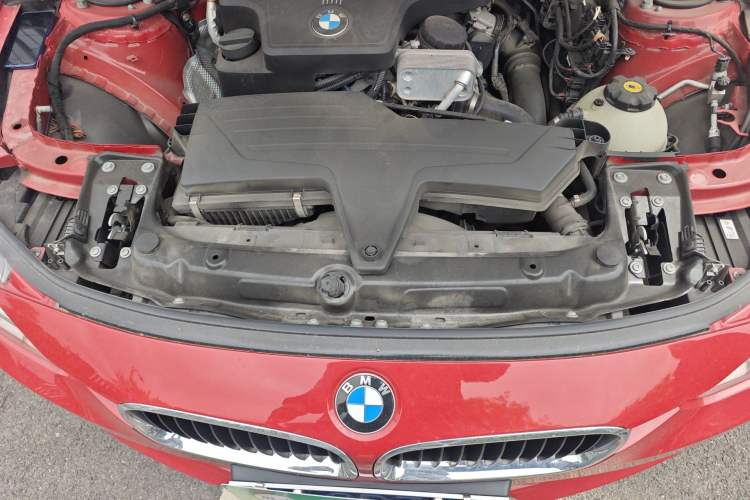 Used BMW 3 Series 2013 320Li Fashion Model Engine Bay