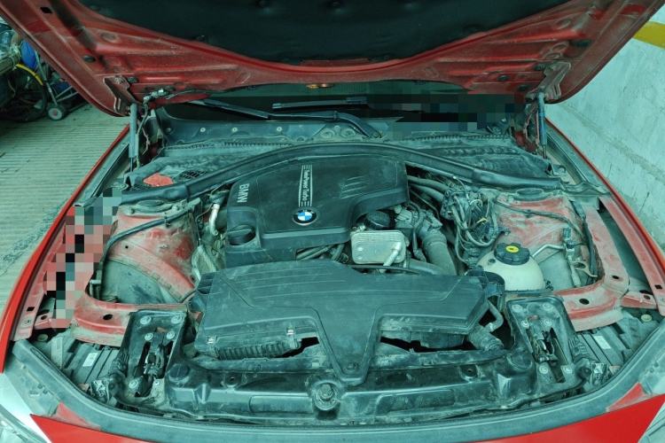 Used BMW 3 Series 2013 320Li Fashion Model Engine Bay