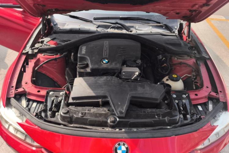 Used BMW 3 Series 2013 320Li Fashion Model Engine Bay