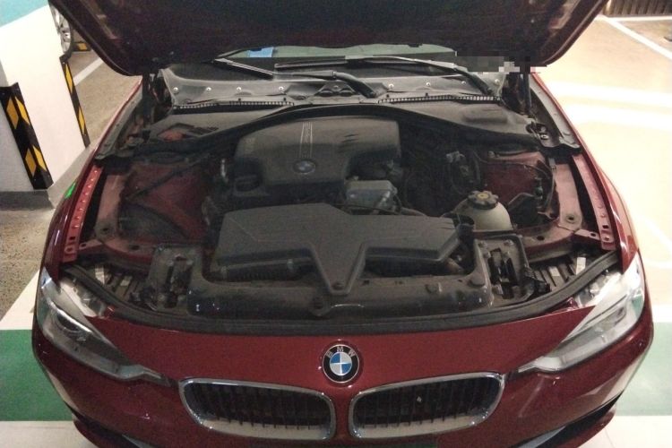 Used BMW 3 Series 2013 320i Sport Edition Engine Bay