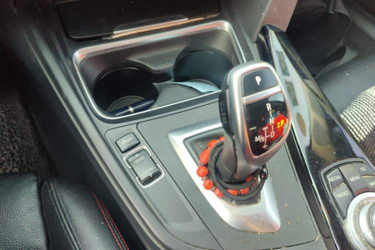 Used BMW 3 Series 2013 320i Sport Edition Gear Lever