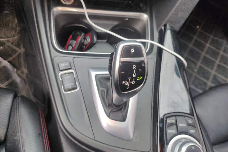 Used BMW 3 Series 2013 320i Sport Design Package Gear Lever